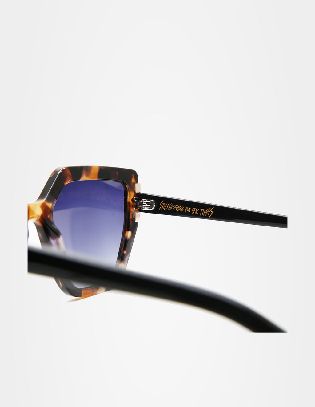 Aloe sunglasses – temple detail – Sobrados