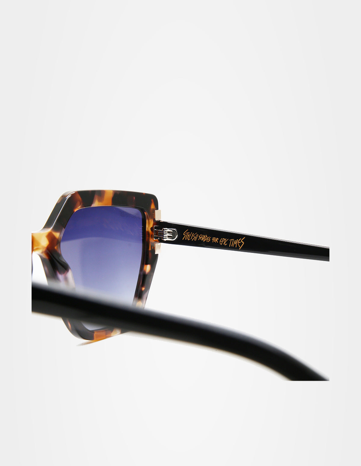 Aloe sunglasses – temple detail – Sobrados
