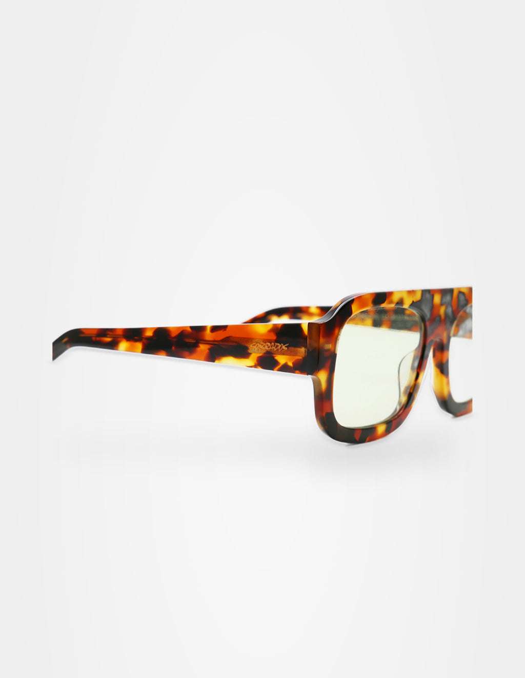 Velvet Tortoise sunglasses – left three-quarter view – Sobrados
