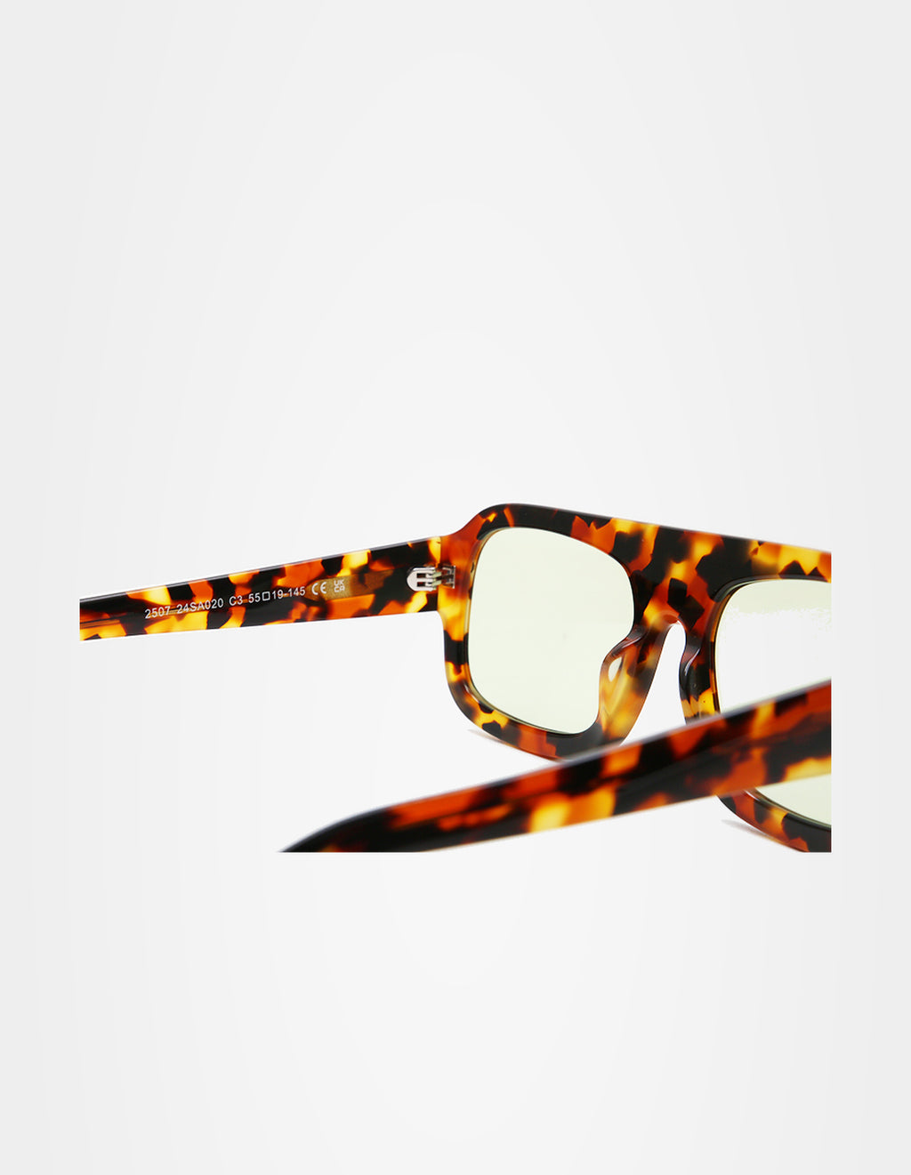 Velvet Tortoise sunglasses – temple detail – Sobrados