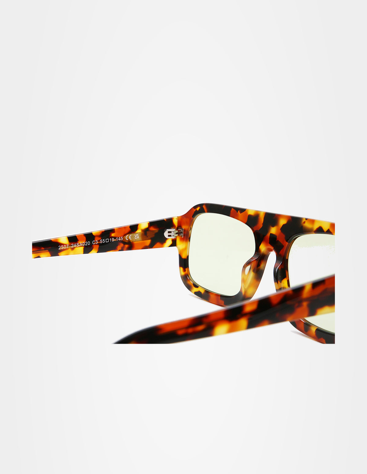 Velvet Tortoise sunglasses – temple detail – Sobrados