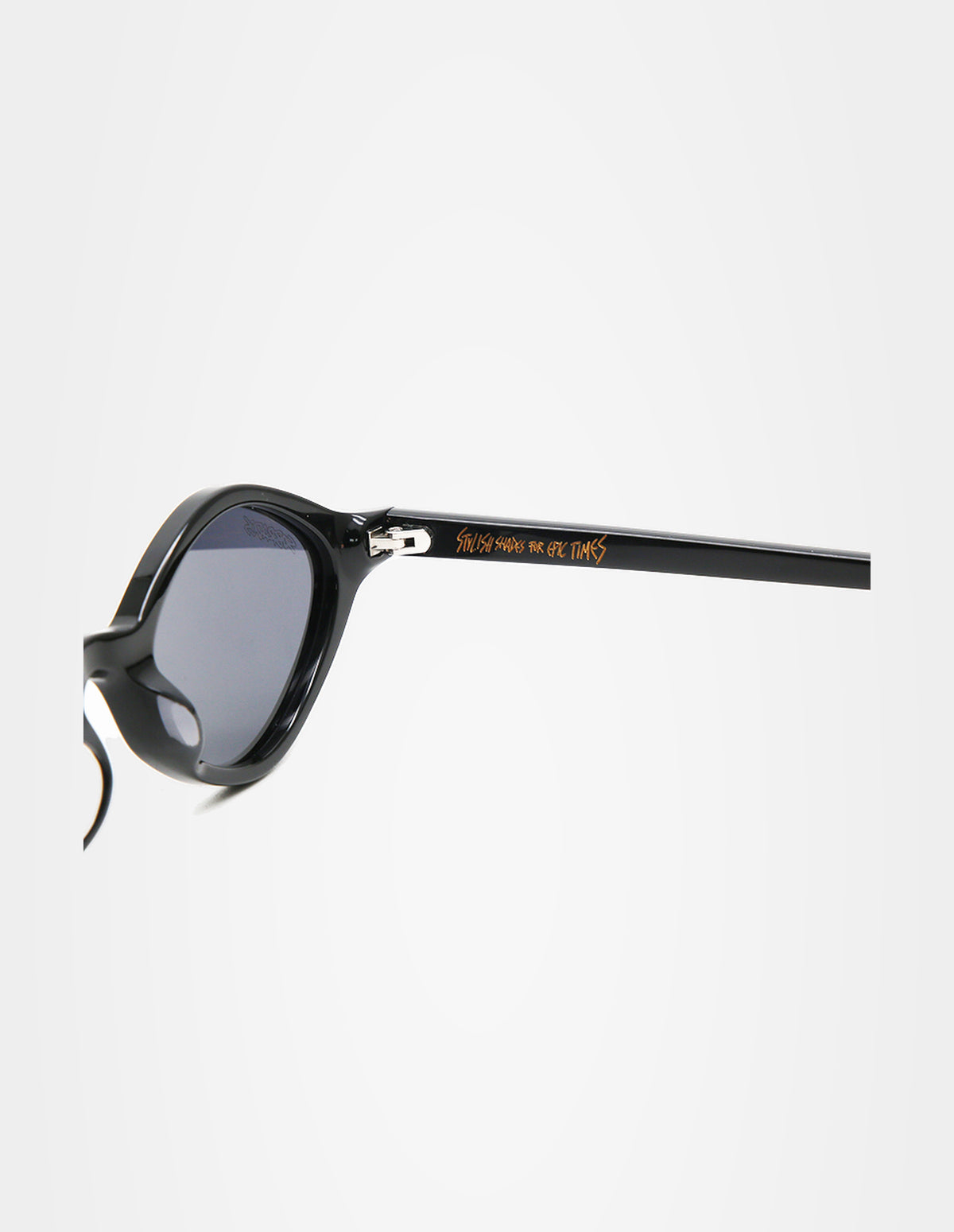 Sunrush Black sunglasses – temple detail – Sobrados