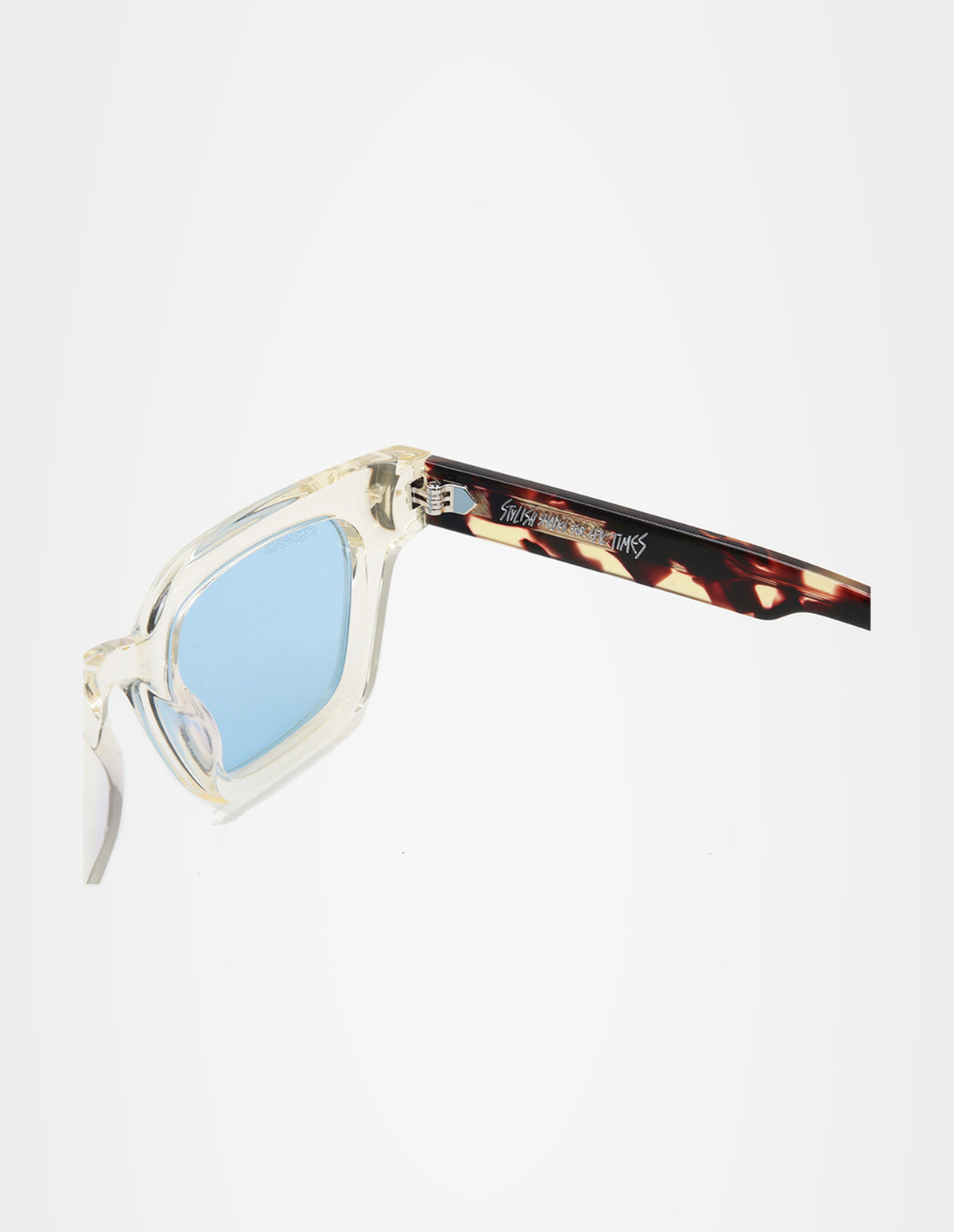 Extra Time sunglasses – temple detail – Sobrados