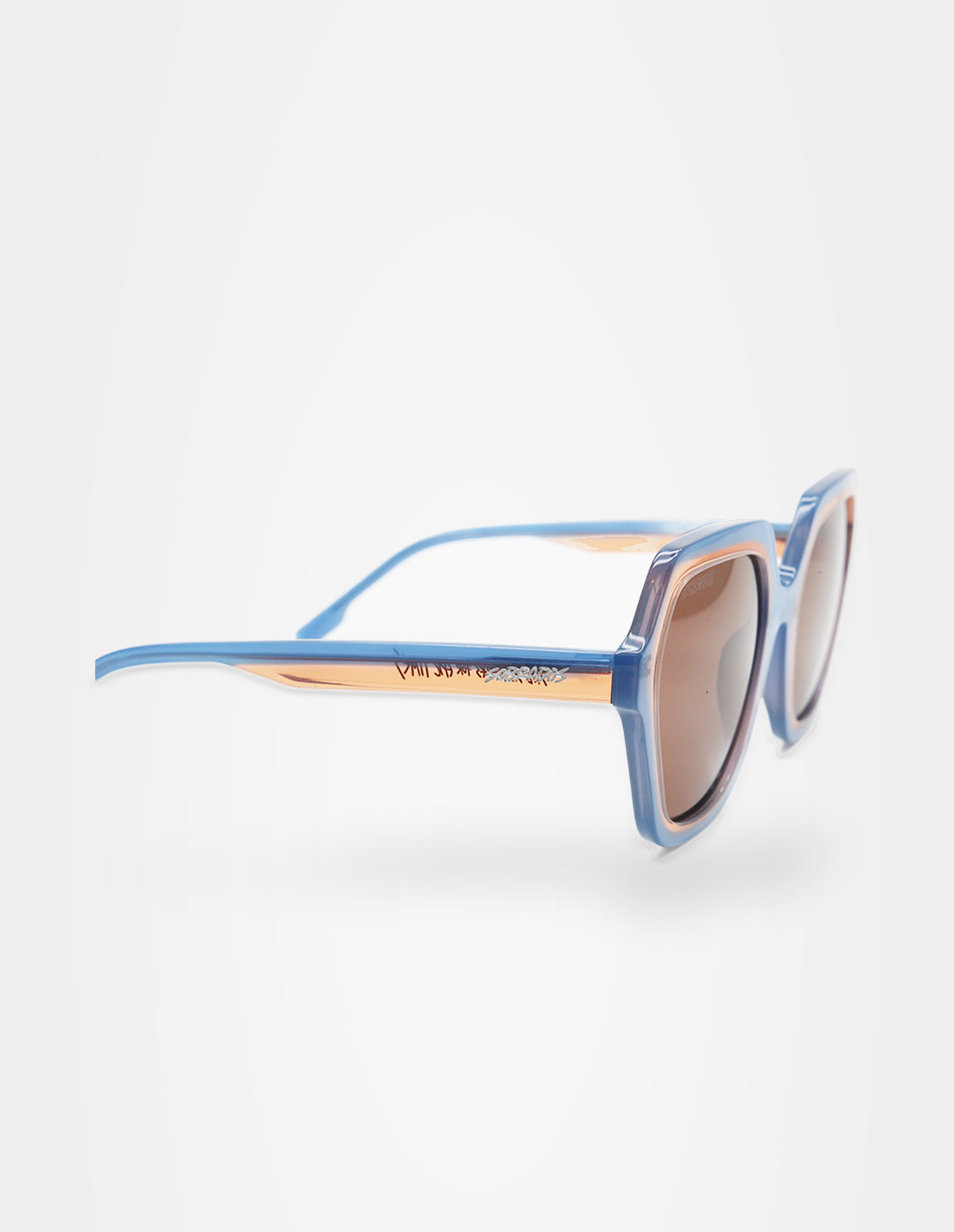 Glory sunglasses – left three-quarter view – Sobrados