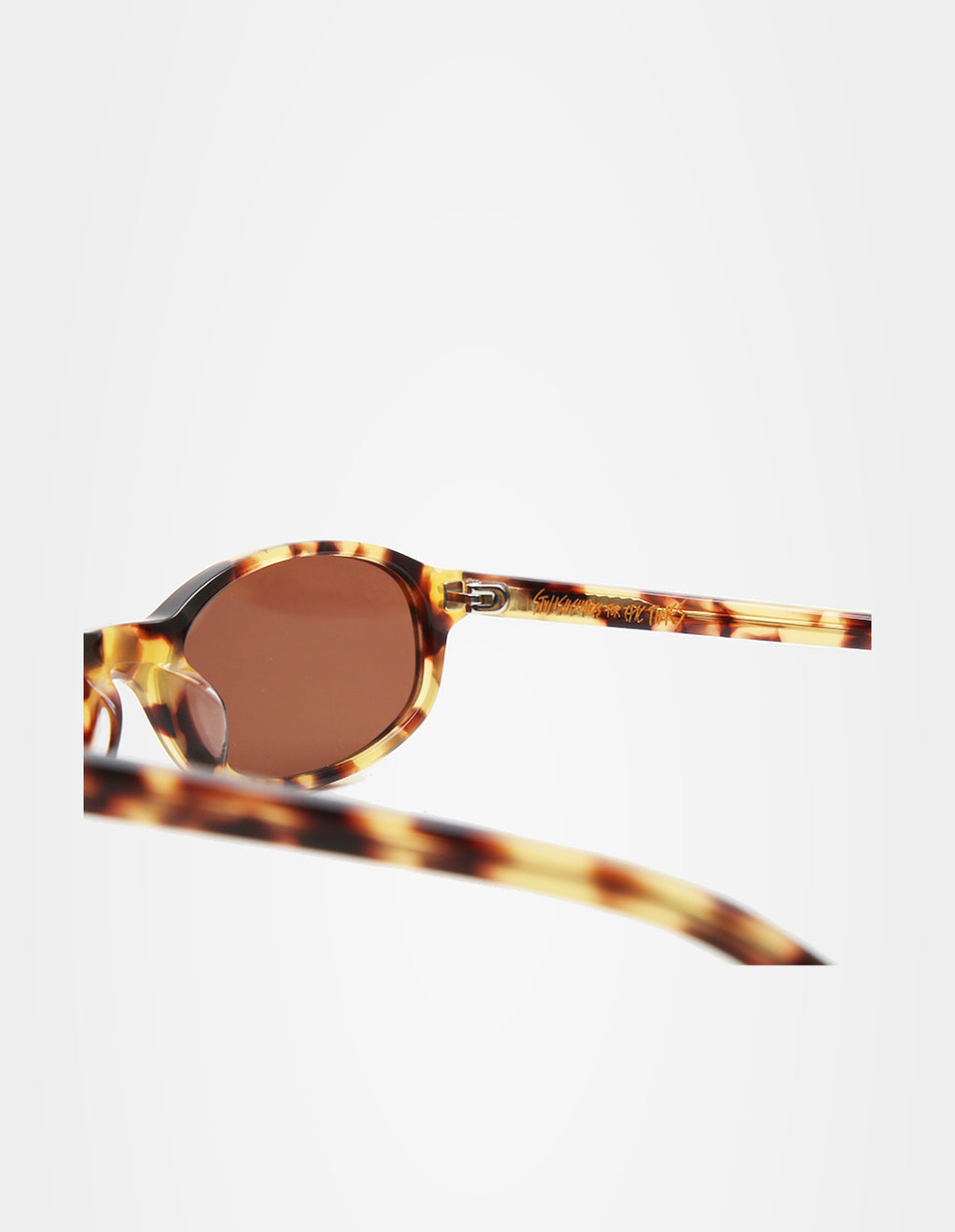 Dessert sunglasses – temple detail – Sobrados