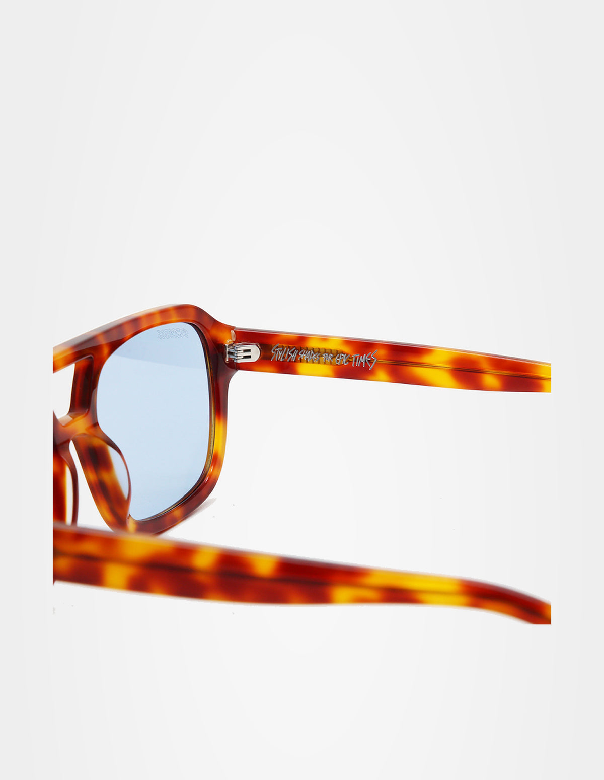 Rival sunglasses – temple detail – Sobrados