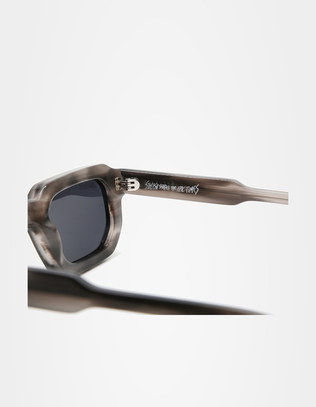 Craig Gray sunglasses – temple detail – Sobrados