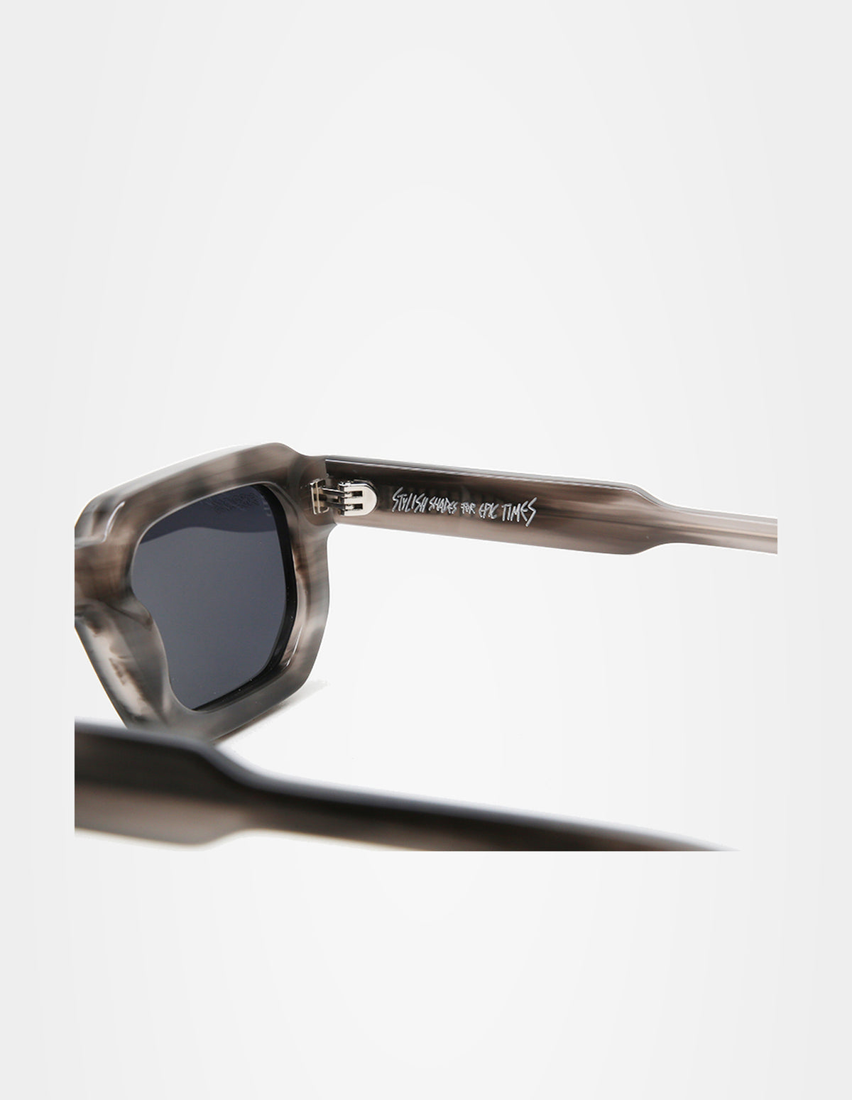 Craig Gray sunglasses – temple detail – Sobrados