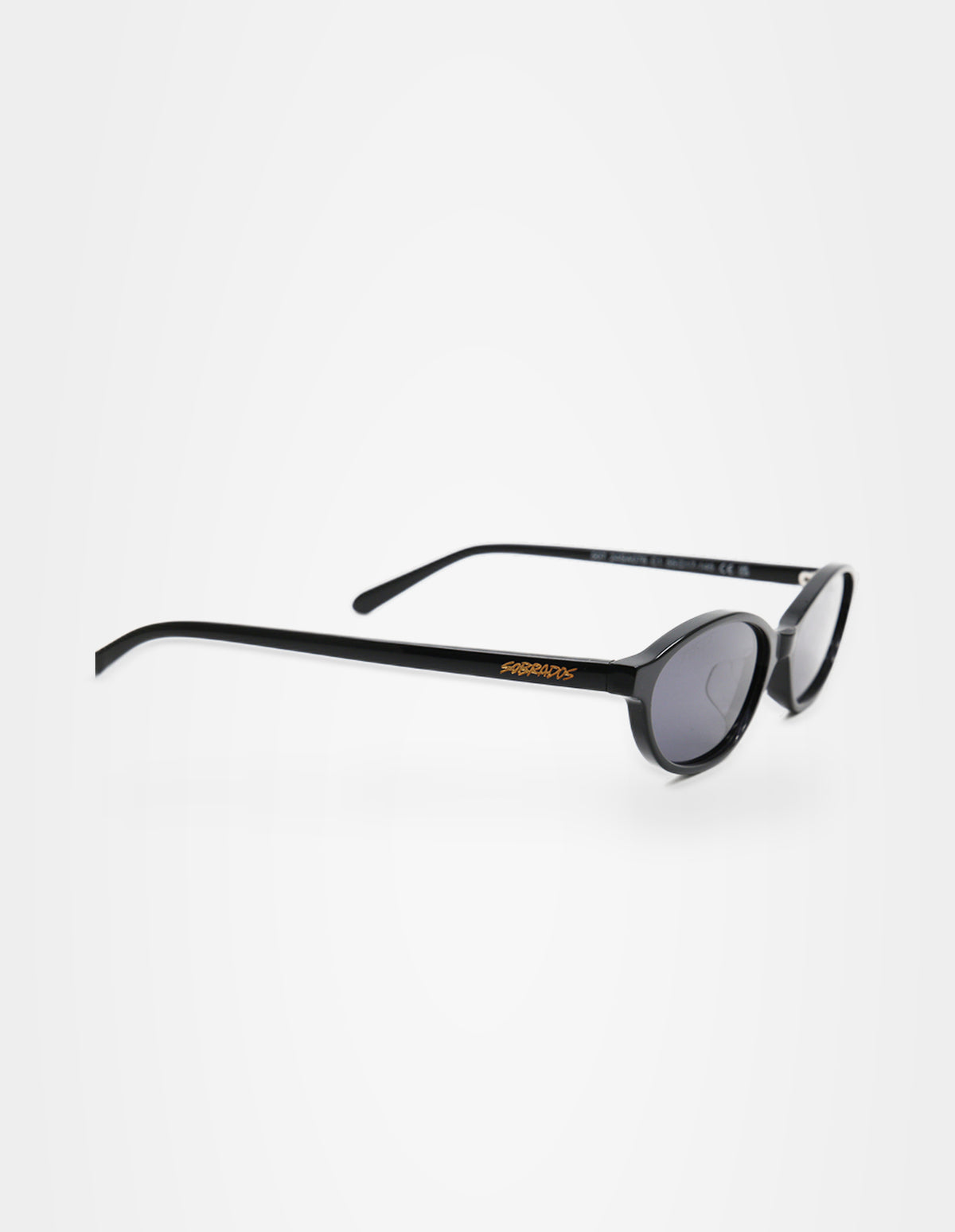 Gaia Black sunglasses – left three-quarter view – Sobrados