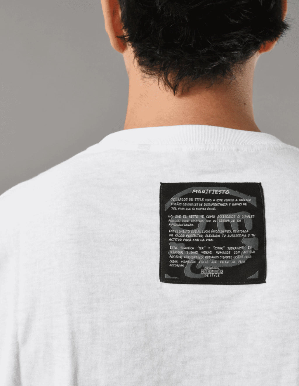 White T-Shirt Gut